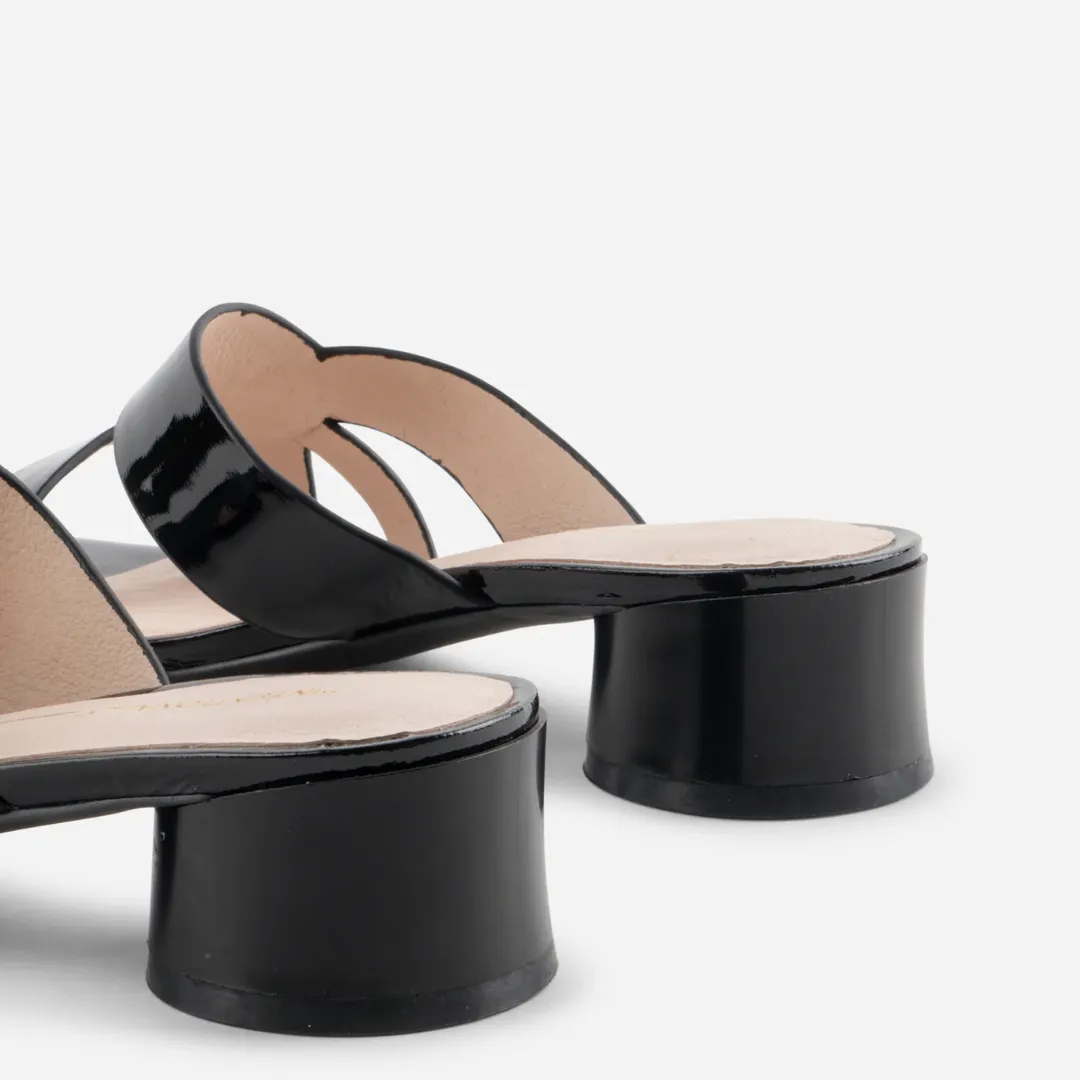 Beatrix Heeled Sandal (Black)
