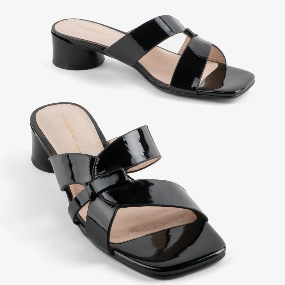 Beatrix Heeled Sandal (Black)